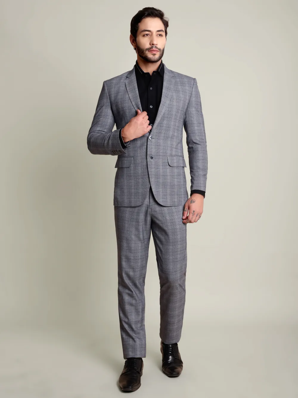 Luxury Wool Polyester Blend Suit with Plaid Weave ? Gray with Black Grid