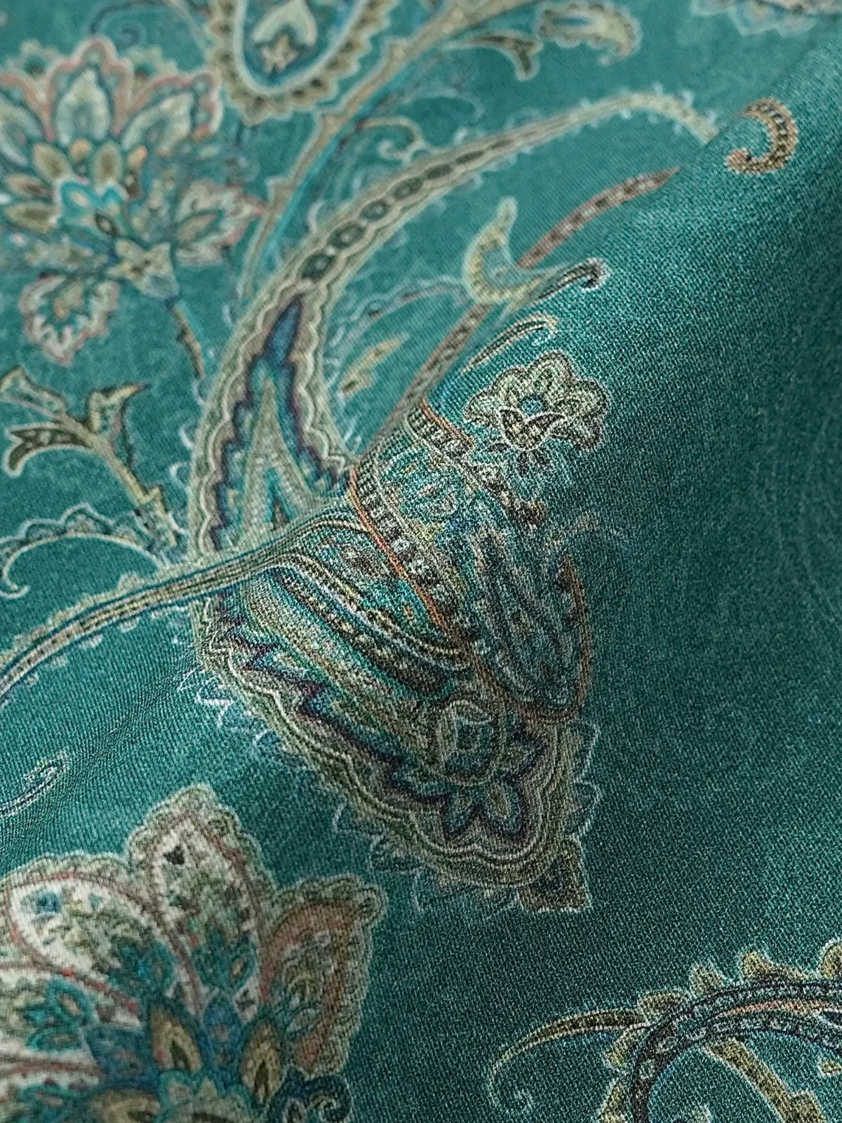 Dark Green Venin Shirt with Paisley Print