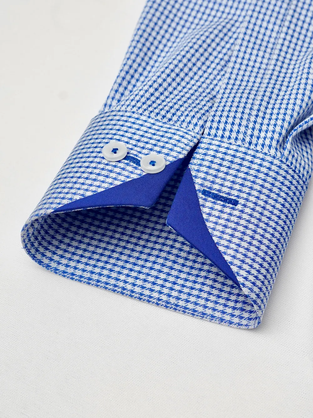 Blue and White Hound's-tooth Shirt - Knitted Weave