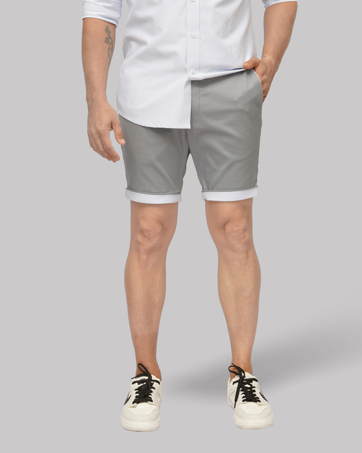 Cotton Short with Jacquard Weave and Extra Stretch - Moonstone Gray