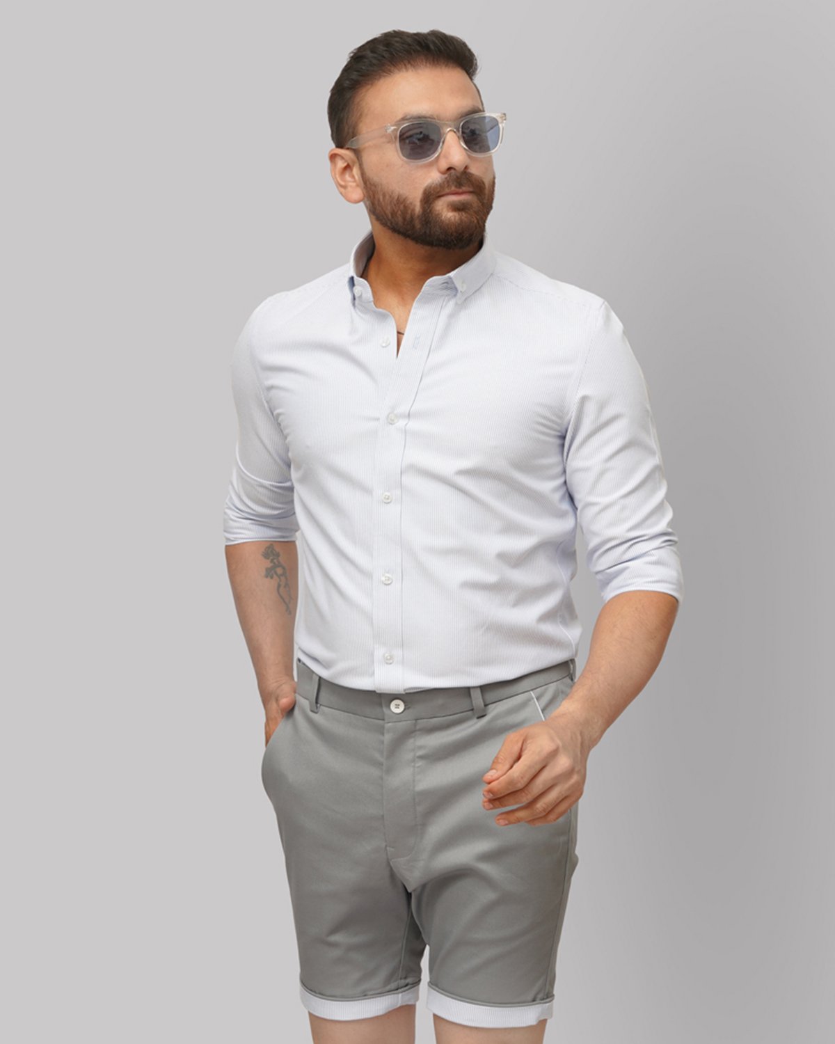 Cotton Short with Jacquard Weave and Extra Stretch - Moonstone Gray