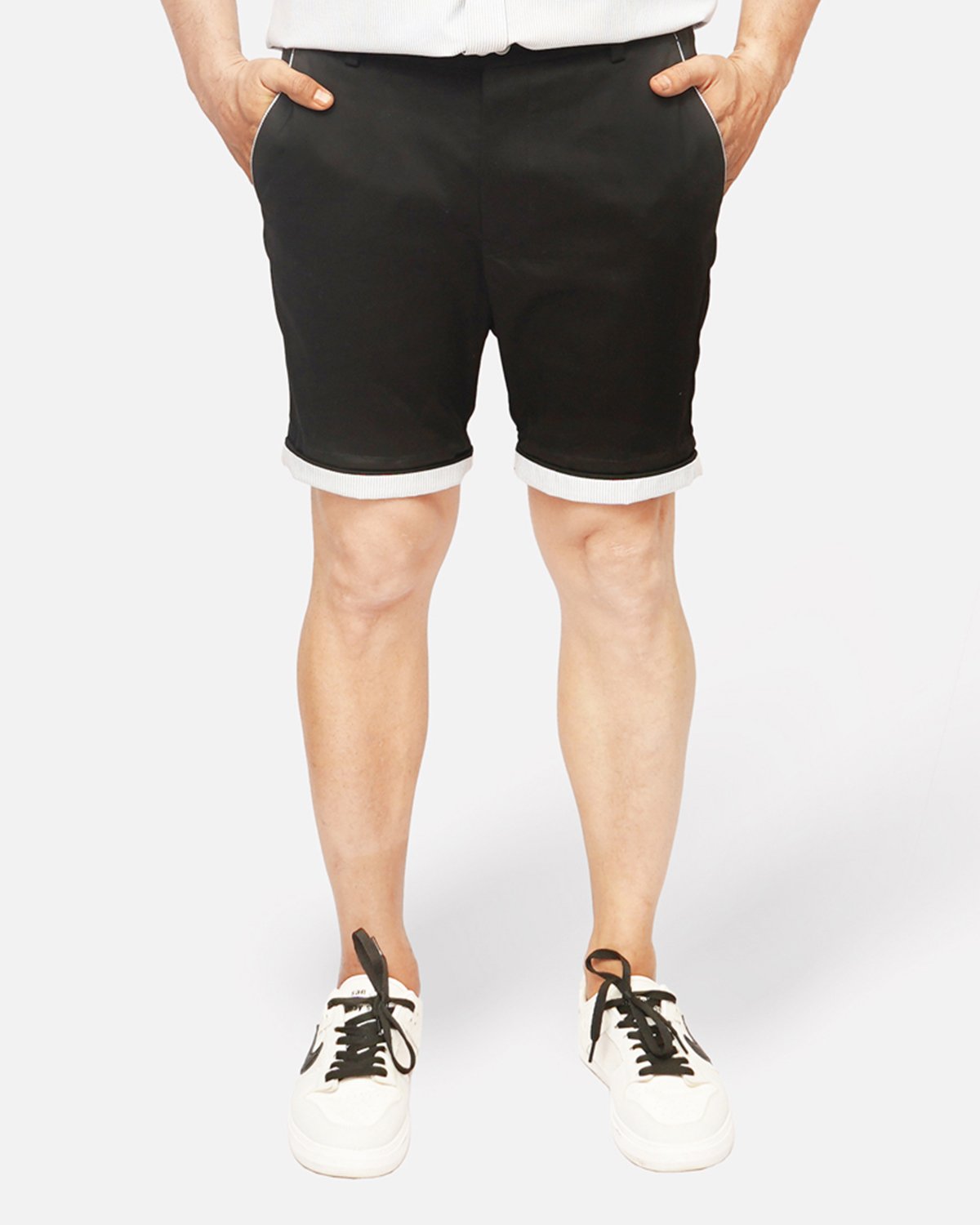 Cotton Short with Jacquard Weave and Extra Stretch - Black