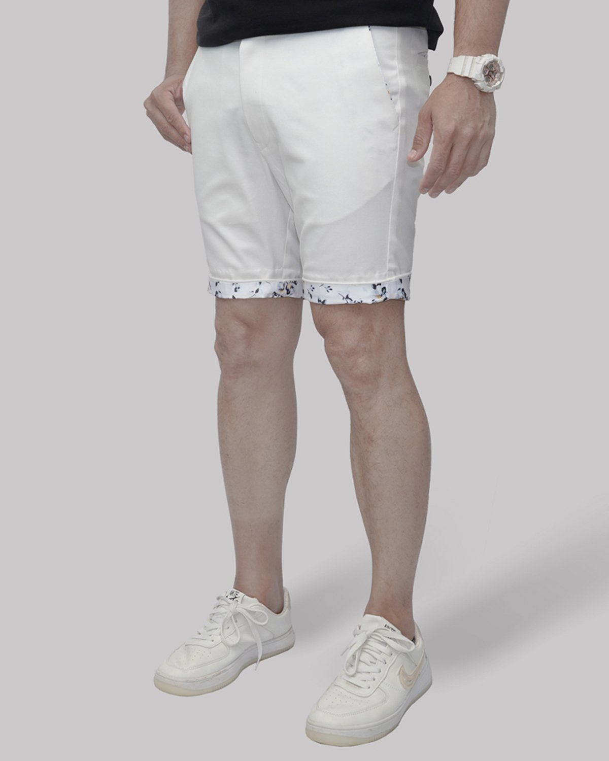 Cotton Short with Twill Weave and Extra Stretch - Off White