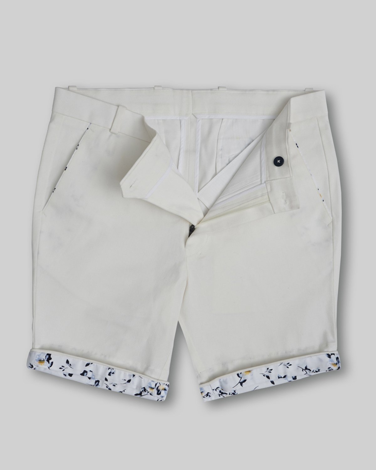 Cotton Short with Twill Weave and Extra Stretch - Off White