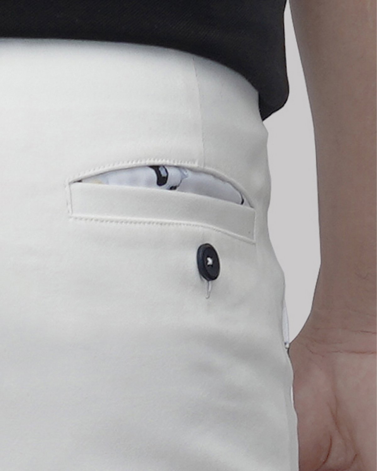 Cotton Short with Twill Weave and Extra Stretch - Off White