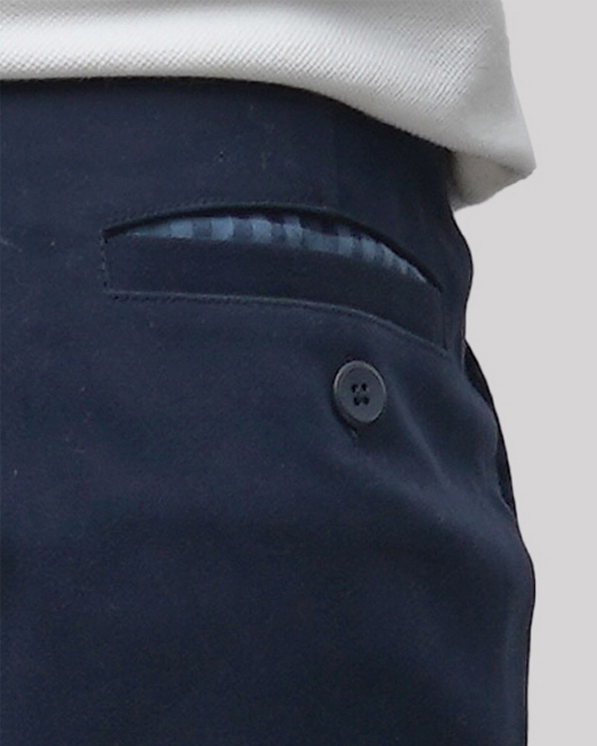 Cotton Short with Twill Weave and Extra Stretch  Navy