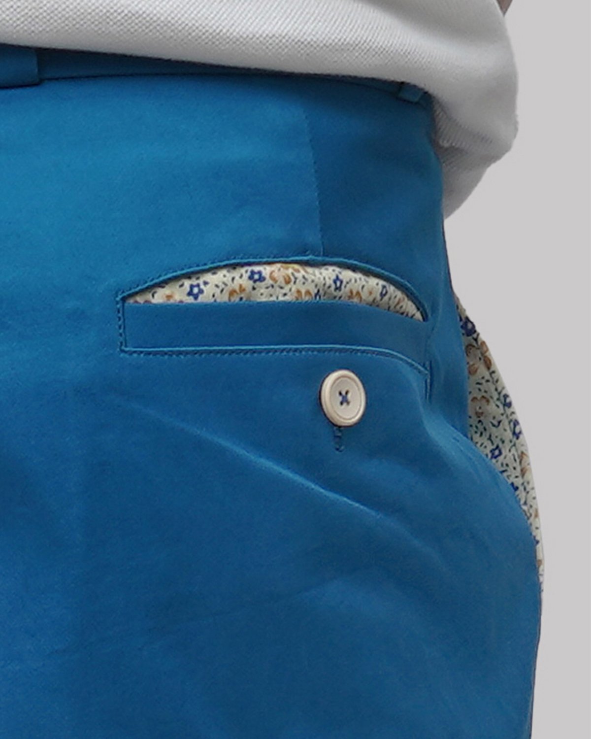 Cotton Short with Plain Weave and Extra Stretch - Sea Blue