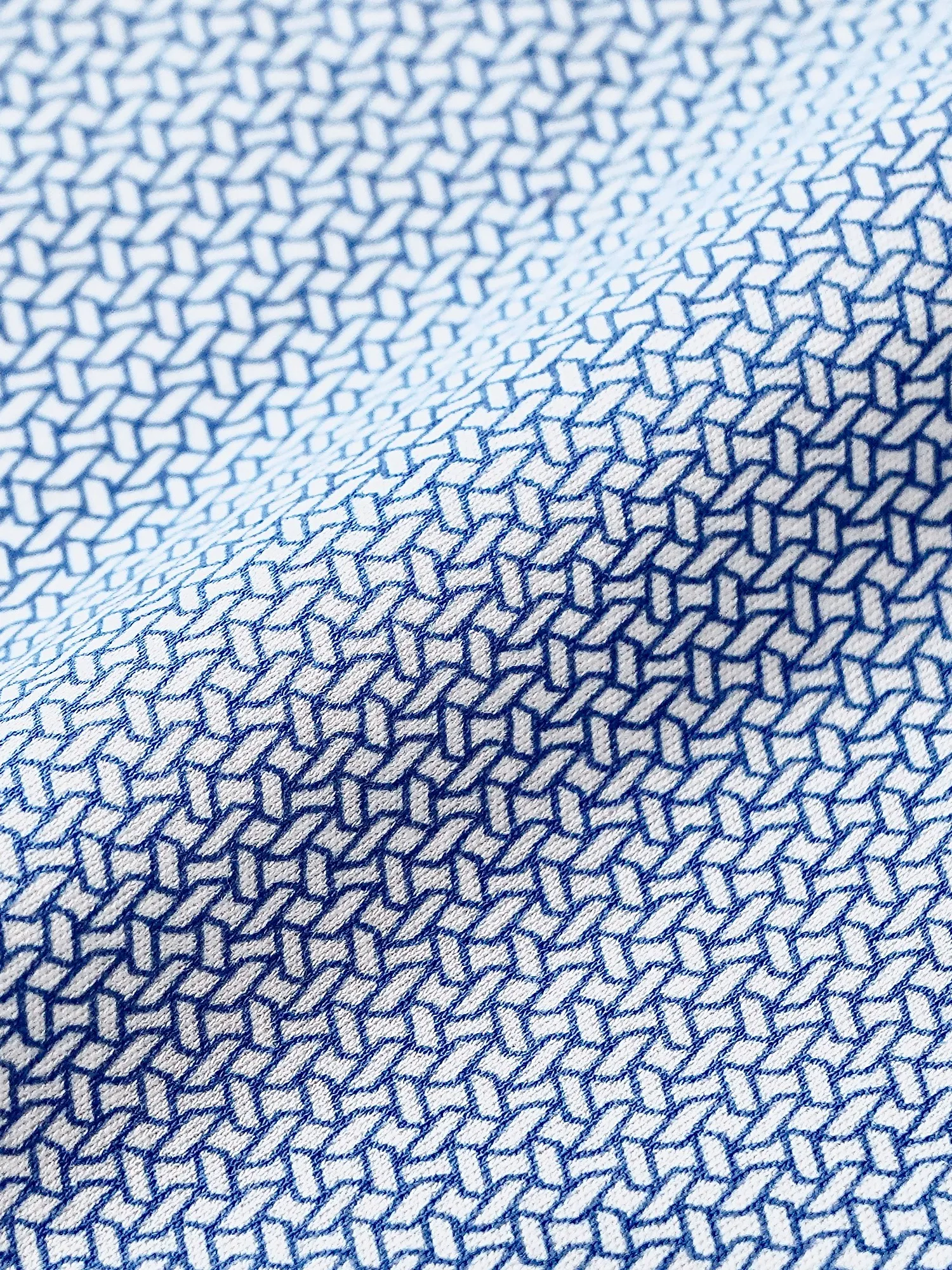 Non-Iron Stretch Sky Geometry Print Shirt – Knitted Weave